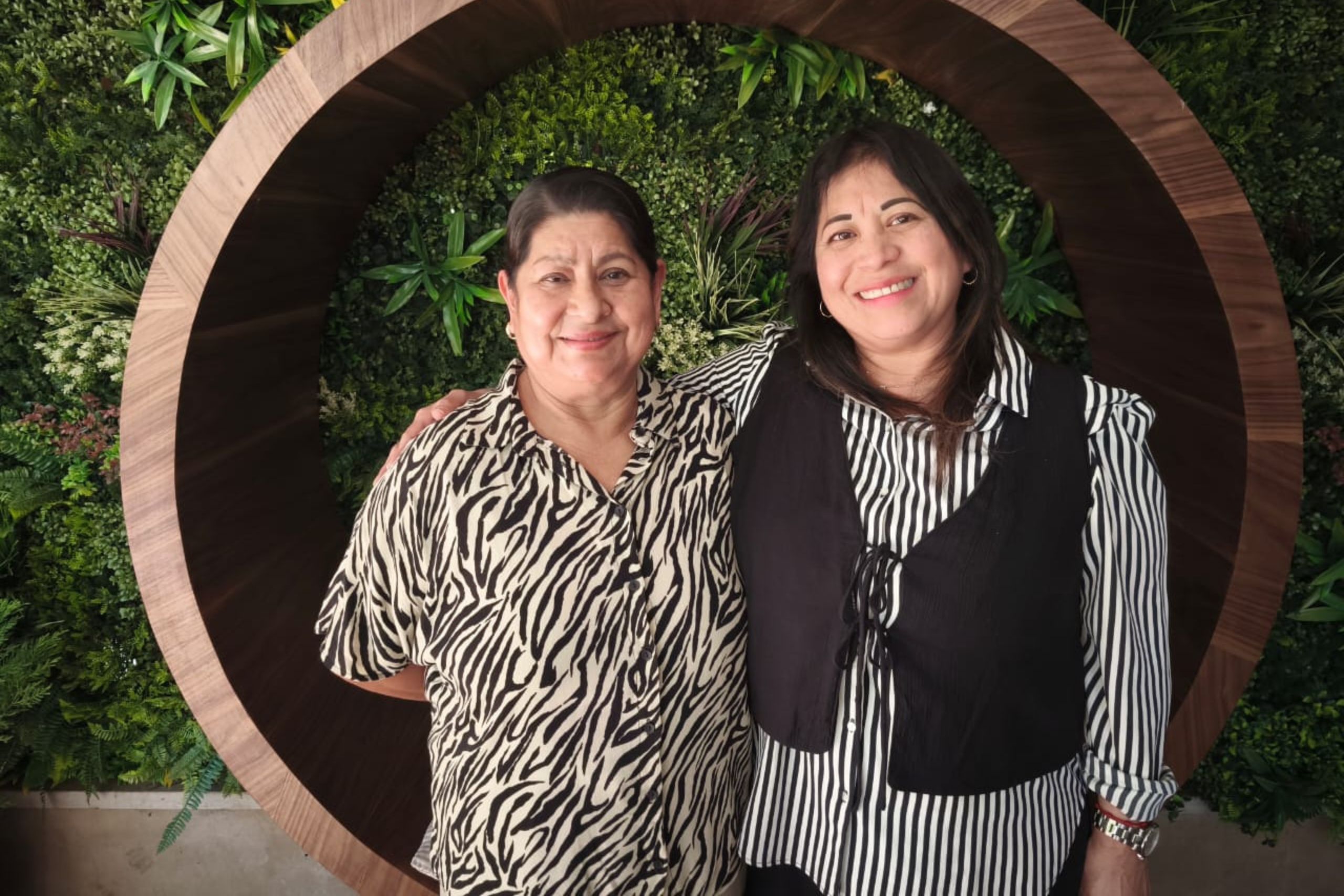 veronica lebon nehomi chavez au latin restaurant kenitra diner a la carte